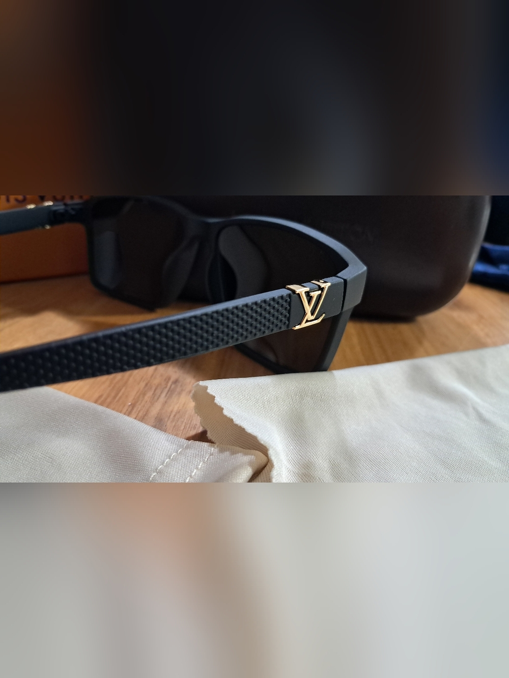 Louis Vuitton Black Frame Sunglasses with Dark Grey Lenses - Picture 10 of 11
